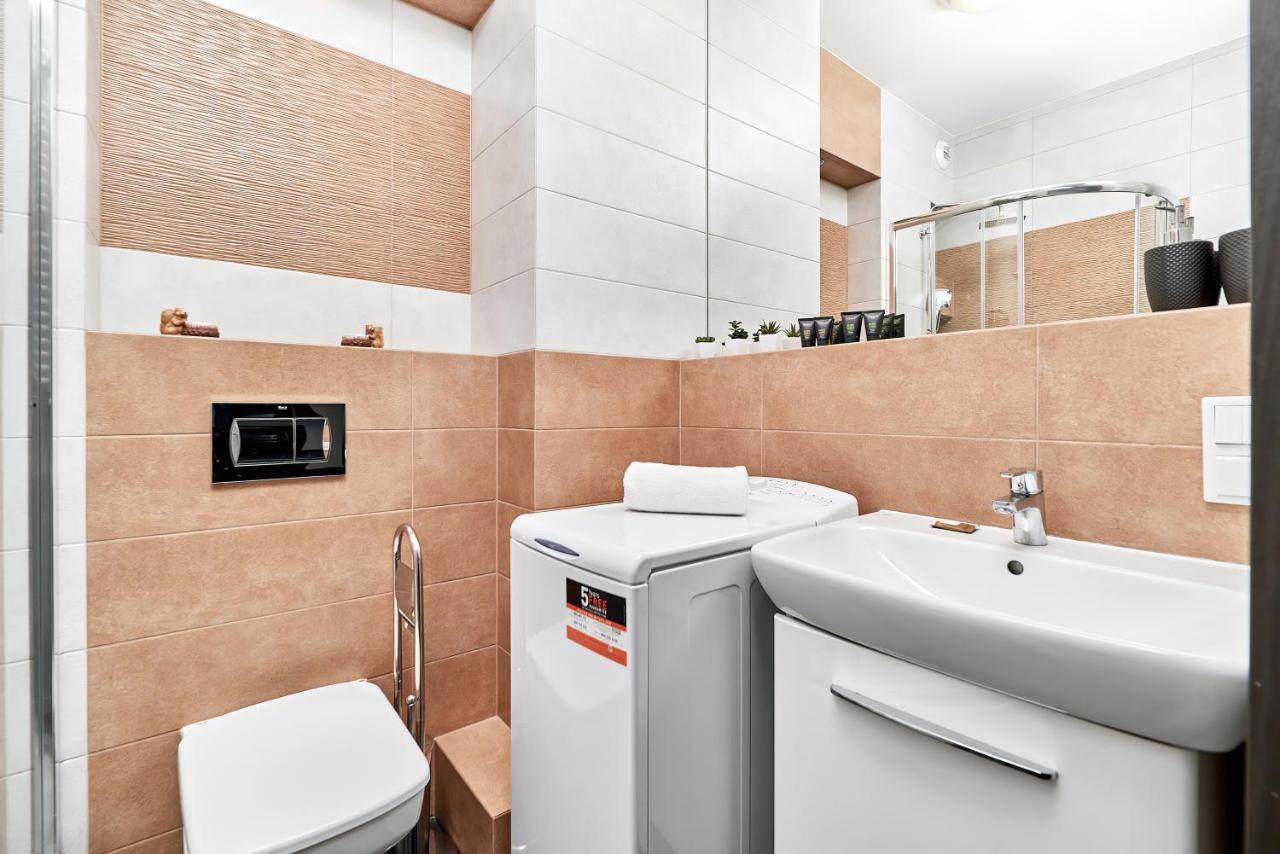 Sikorskiego With Free Garage By Renters Prestige Apartment