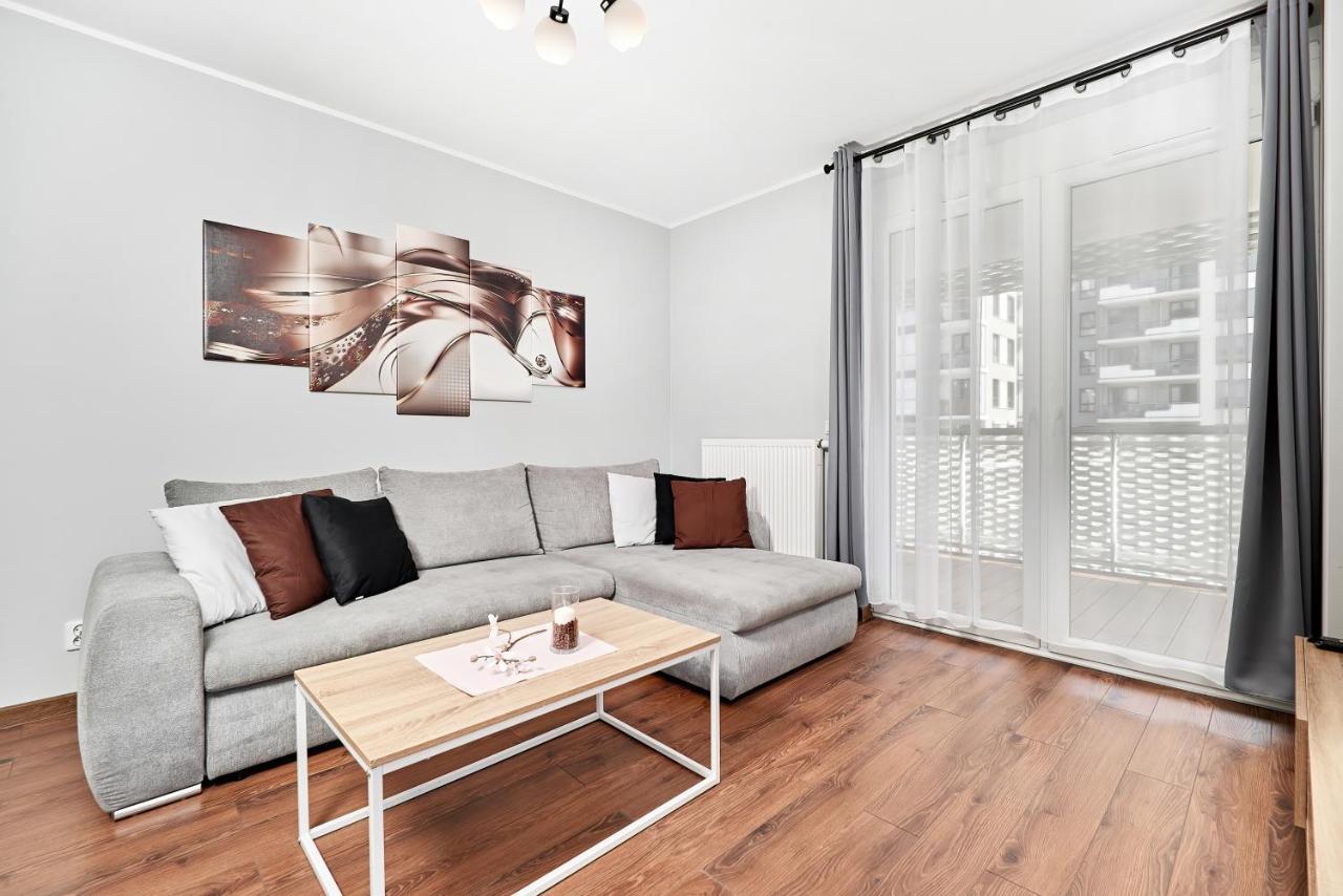 Sikorskiego With Free Garage By Renters Prestige Wroclaw