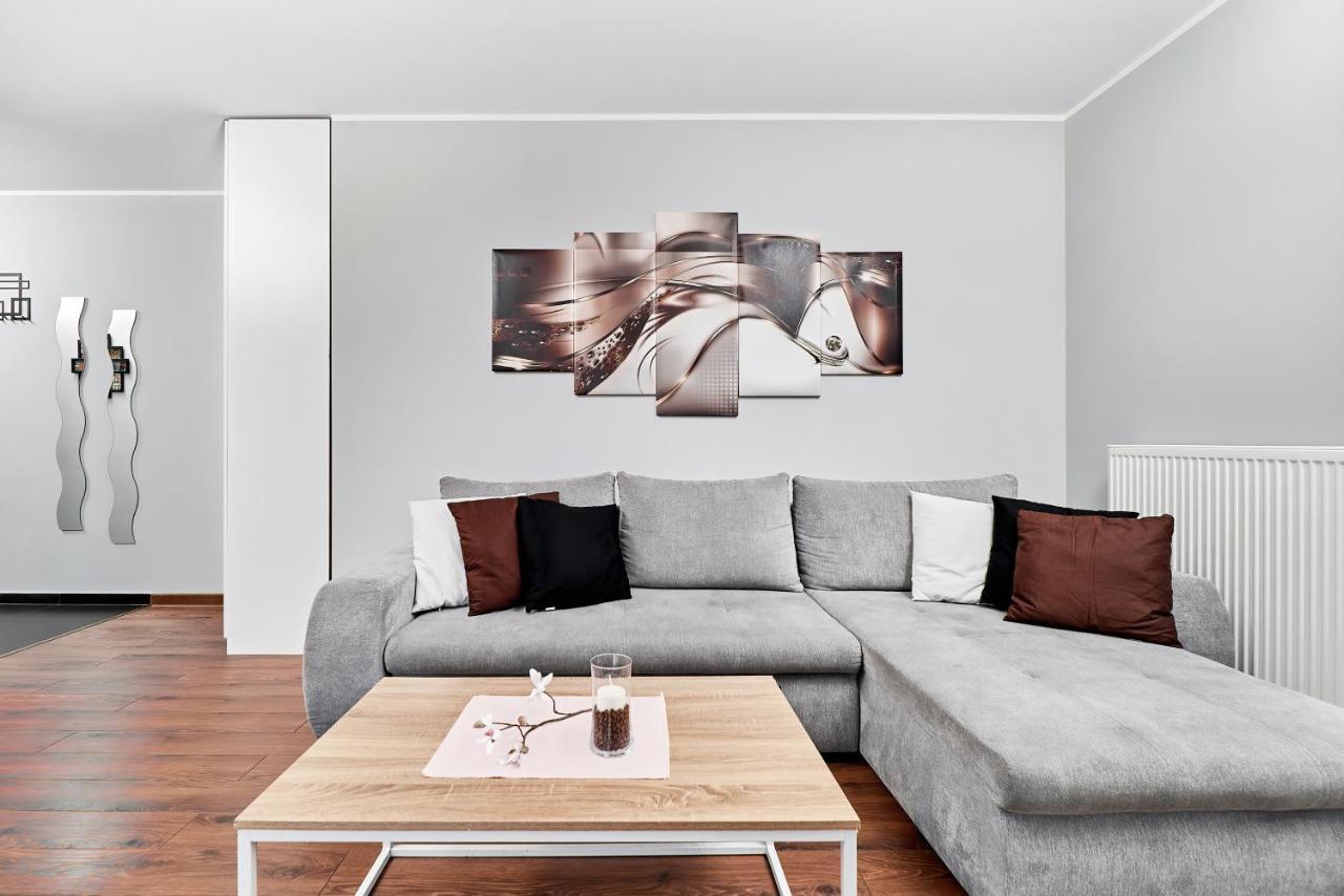 Sikorskiego With Free Garage By Renters Prestige *