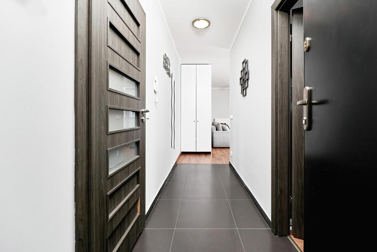 Sikorskiego With Free Garage By Renters Prestige