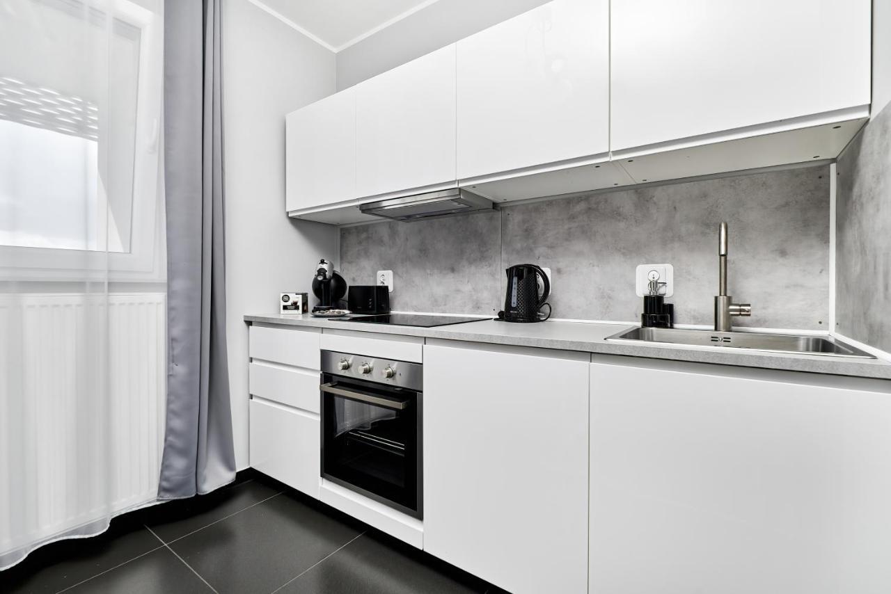 Sikorskiego With Free Garage By Renters Prestige Leilighet *